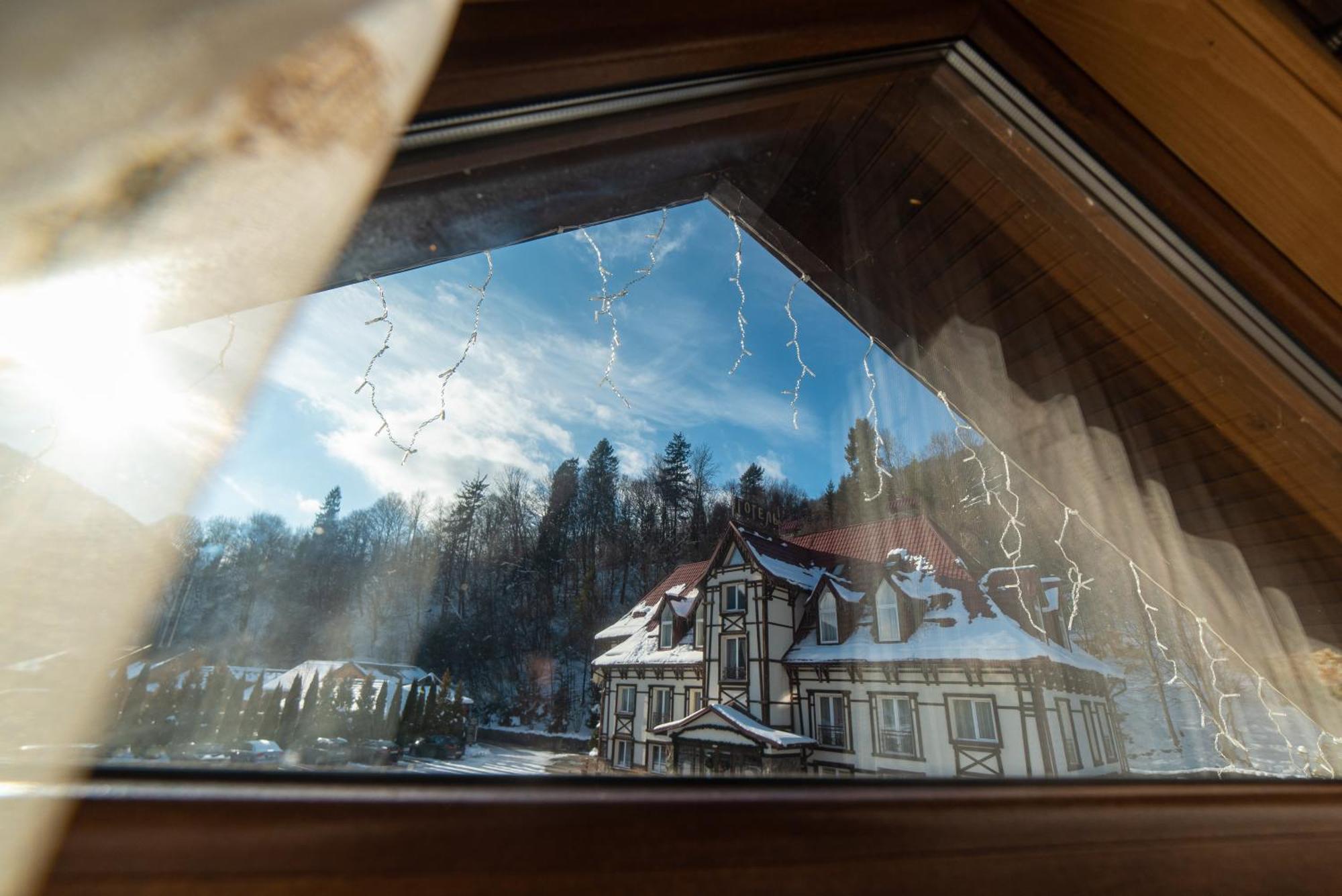 Zolota Forel Hotel Korostov Exterior foto